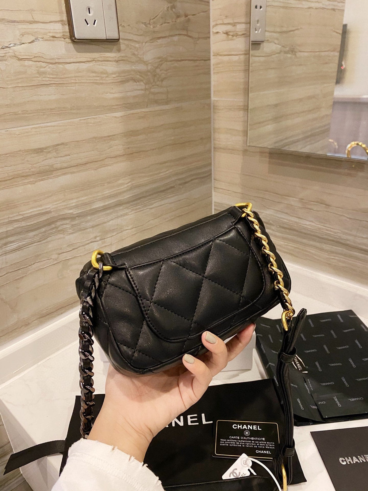 Anum Bags Detail