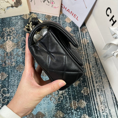 Anum Bags Detail