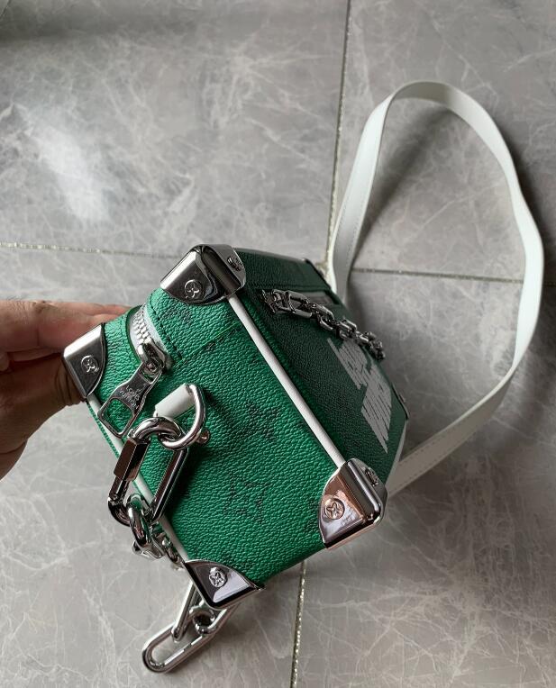 Anum Bags Detail