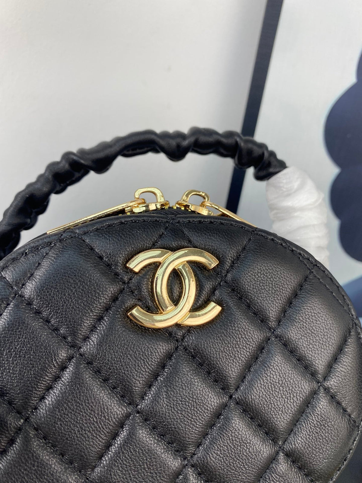 Anum Bags Detail