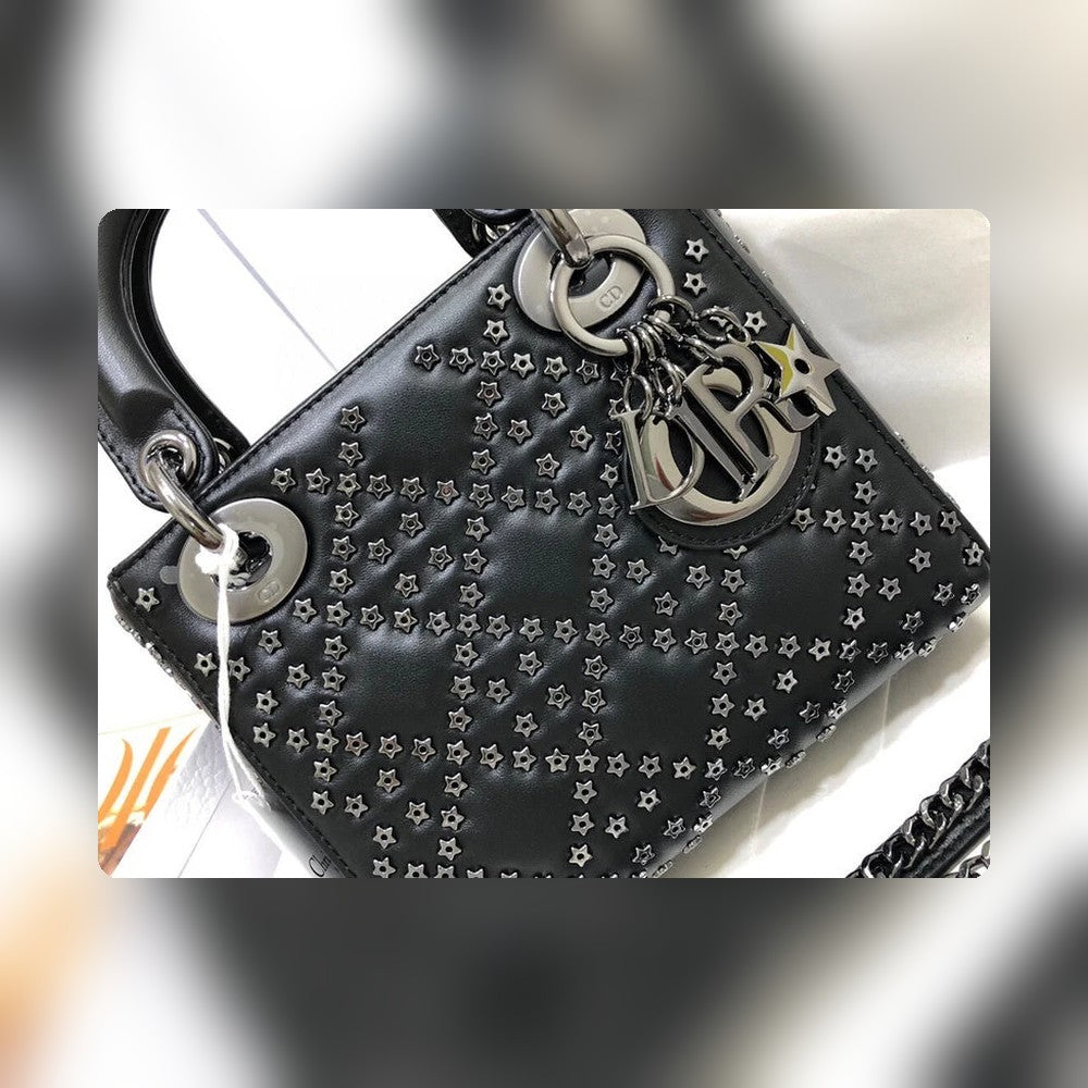 Anum Bags Detail