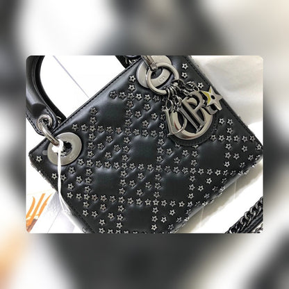 Anum Bags Detail