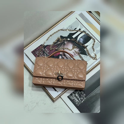 Anum Bags Detail