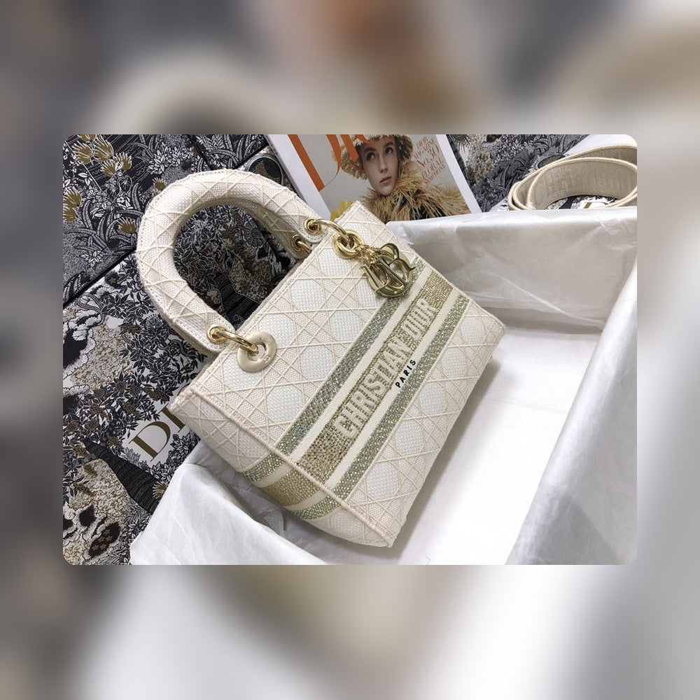 Anum Bags Detail