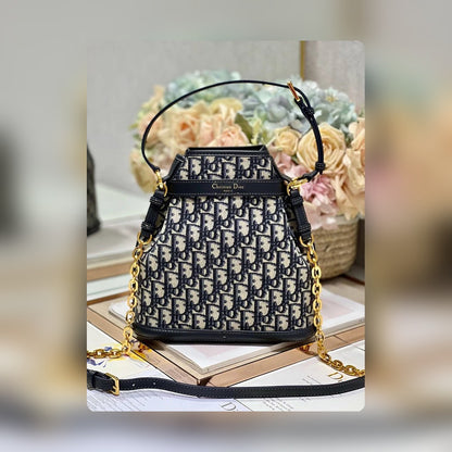 Anum Bags Detail