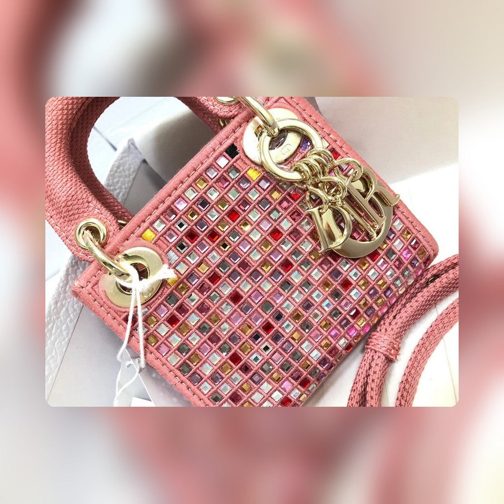 Anum Bags Detail