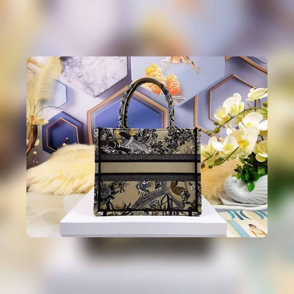 Anum Bags Detail