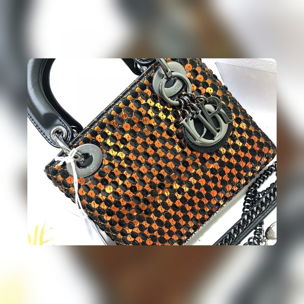 Anum Bags Detail