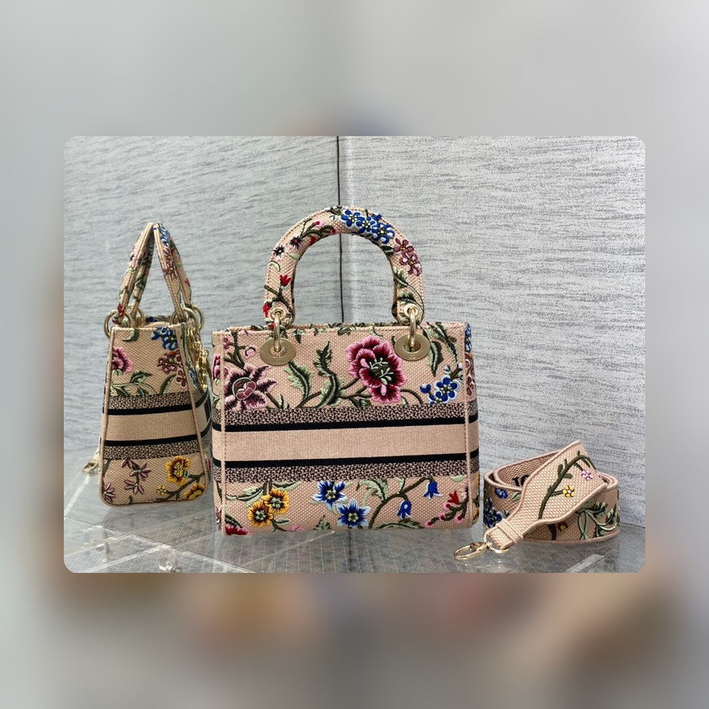 Anum Bags Detail