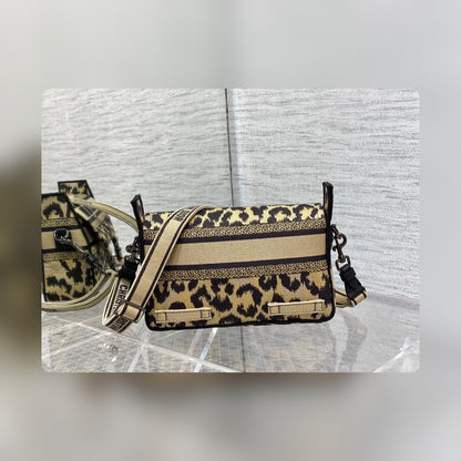 Anum Bags Detail
