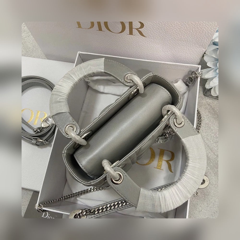 Anum Bags Detail