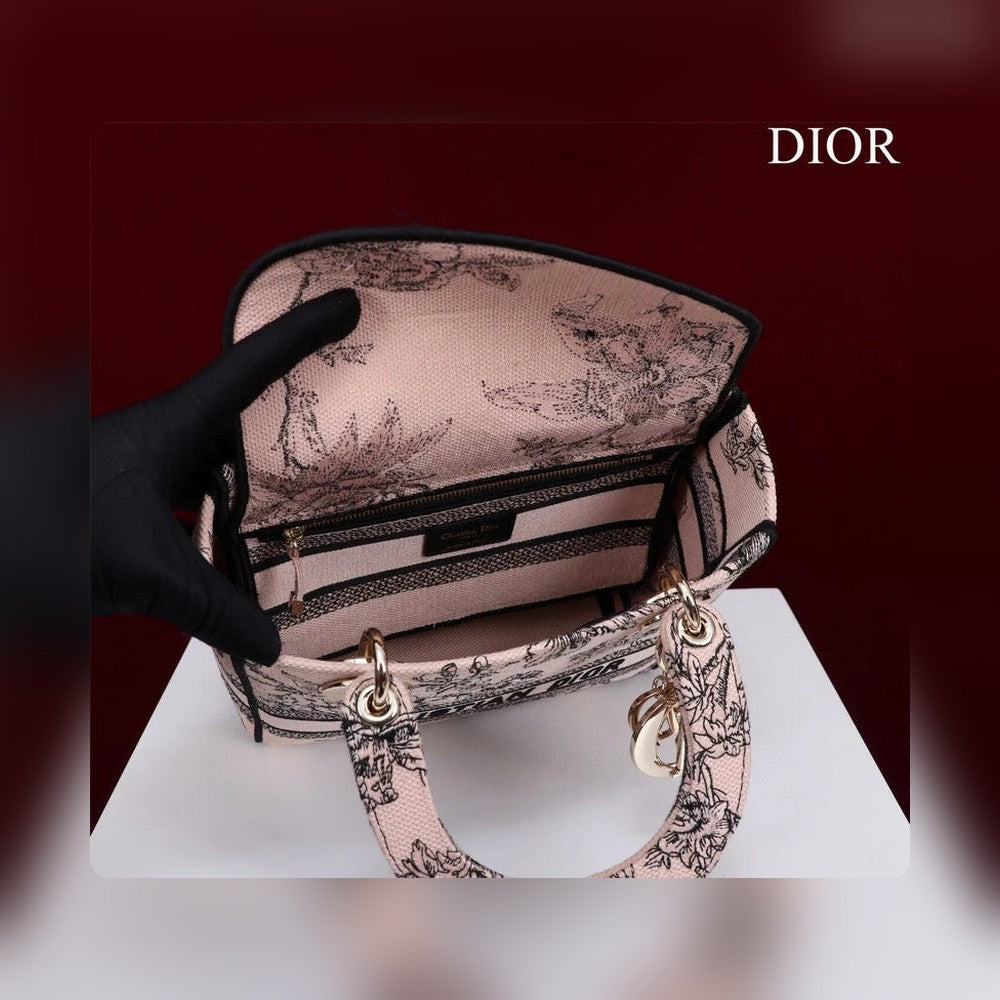 Anum Bags Detail