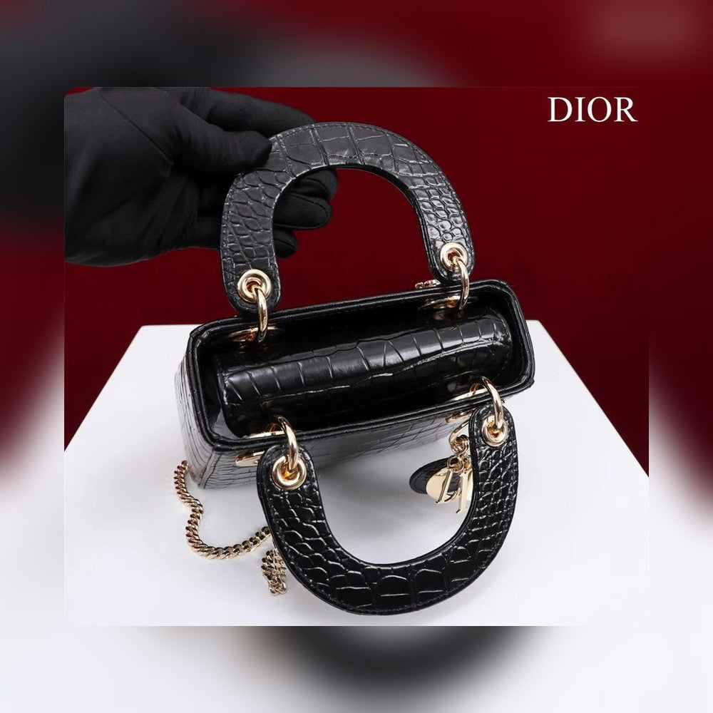 Anum Bags Detail