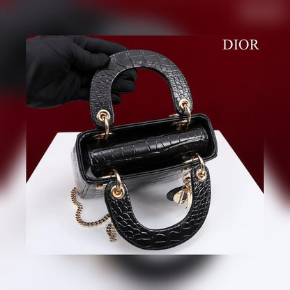 Anum Bags Detail