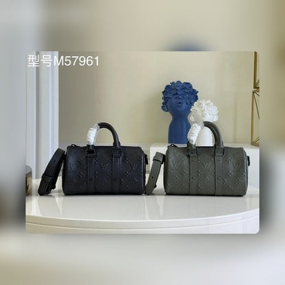 Anum Bags Detail
