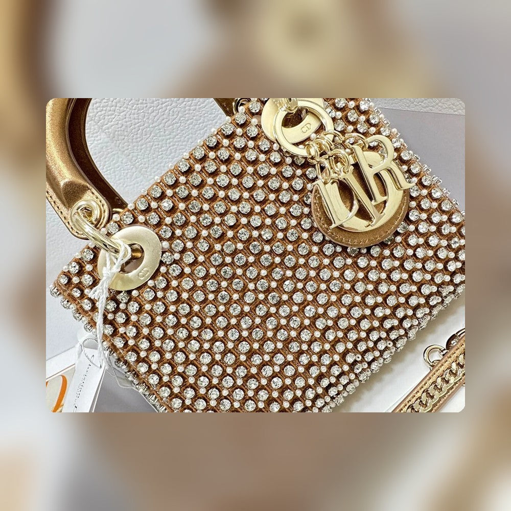 Anum Bags Detail