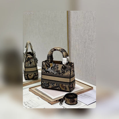 Anum Bags Detail