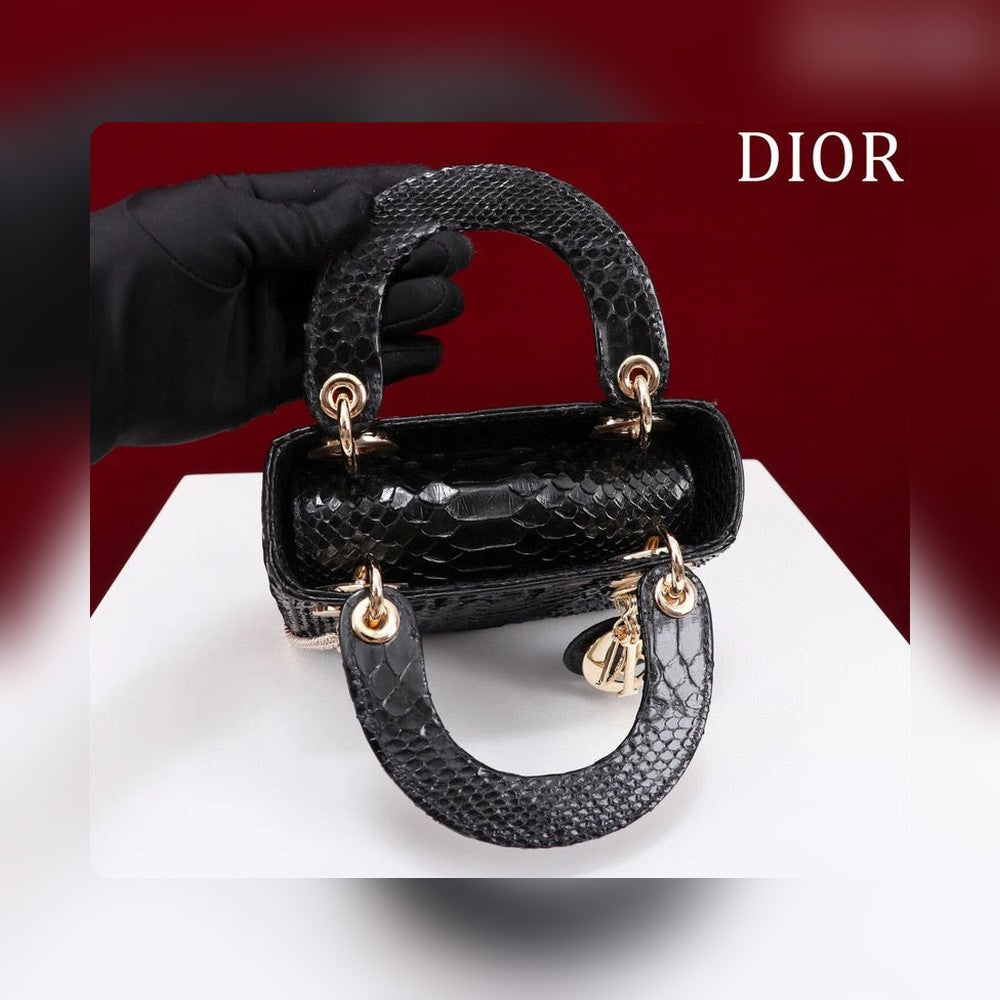 Anum Bags Detail