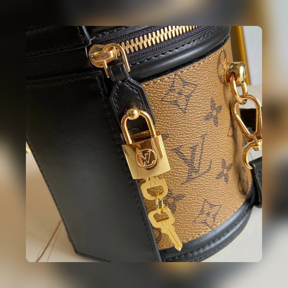 Anum Bags Detail