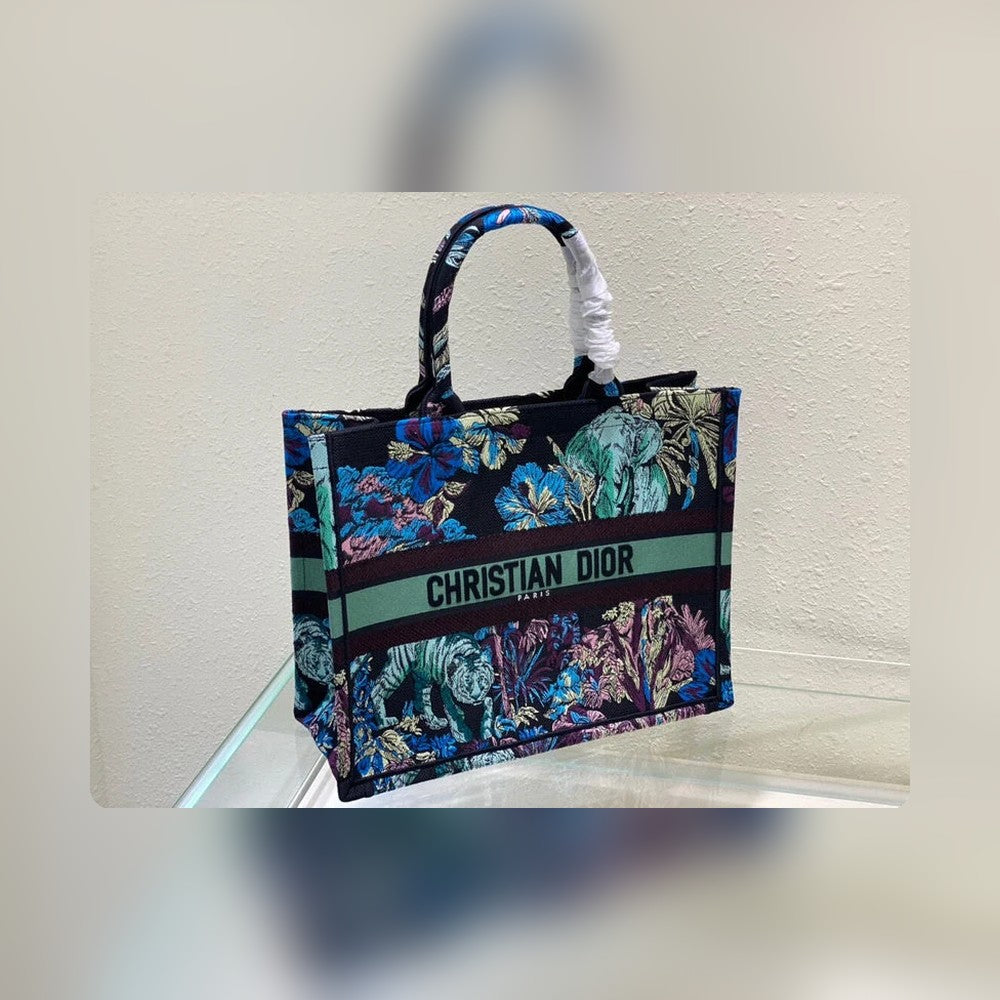 Anum Bags Detail