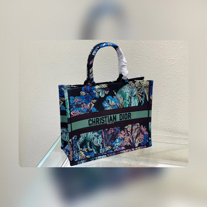 Anum Bags Detail