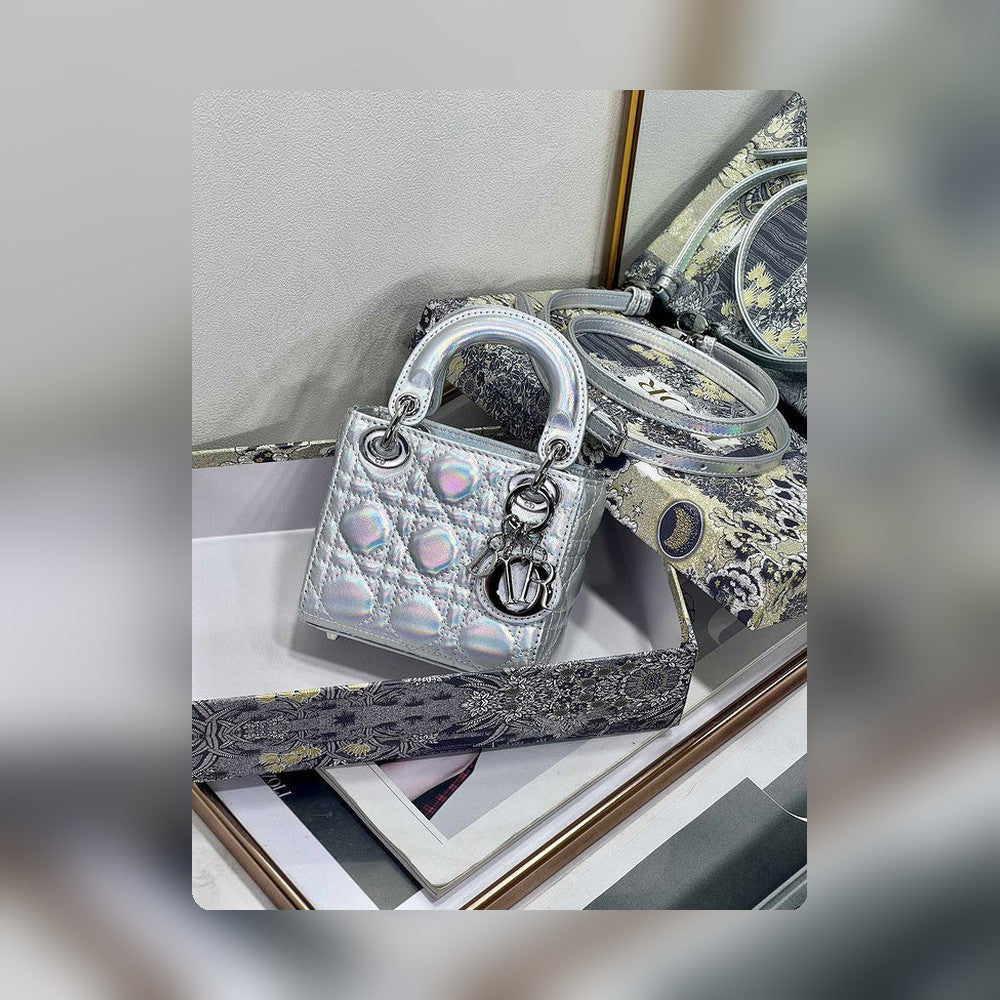 Anum Bags Detail