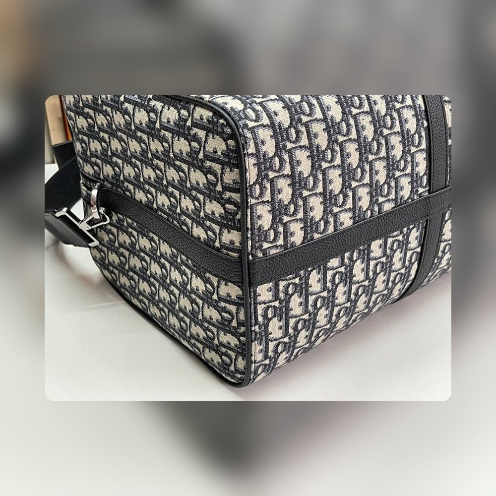 Anum Bags Detail
