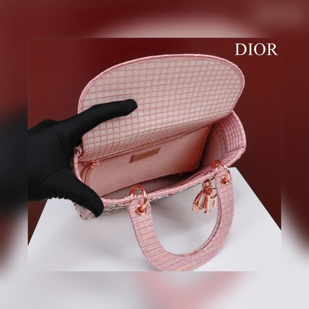Anum Bags Detail