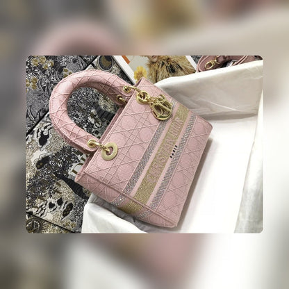 Anum Bags Detail