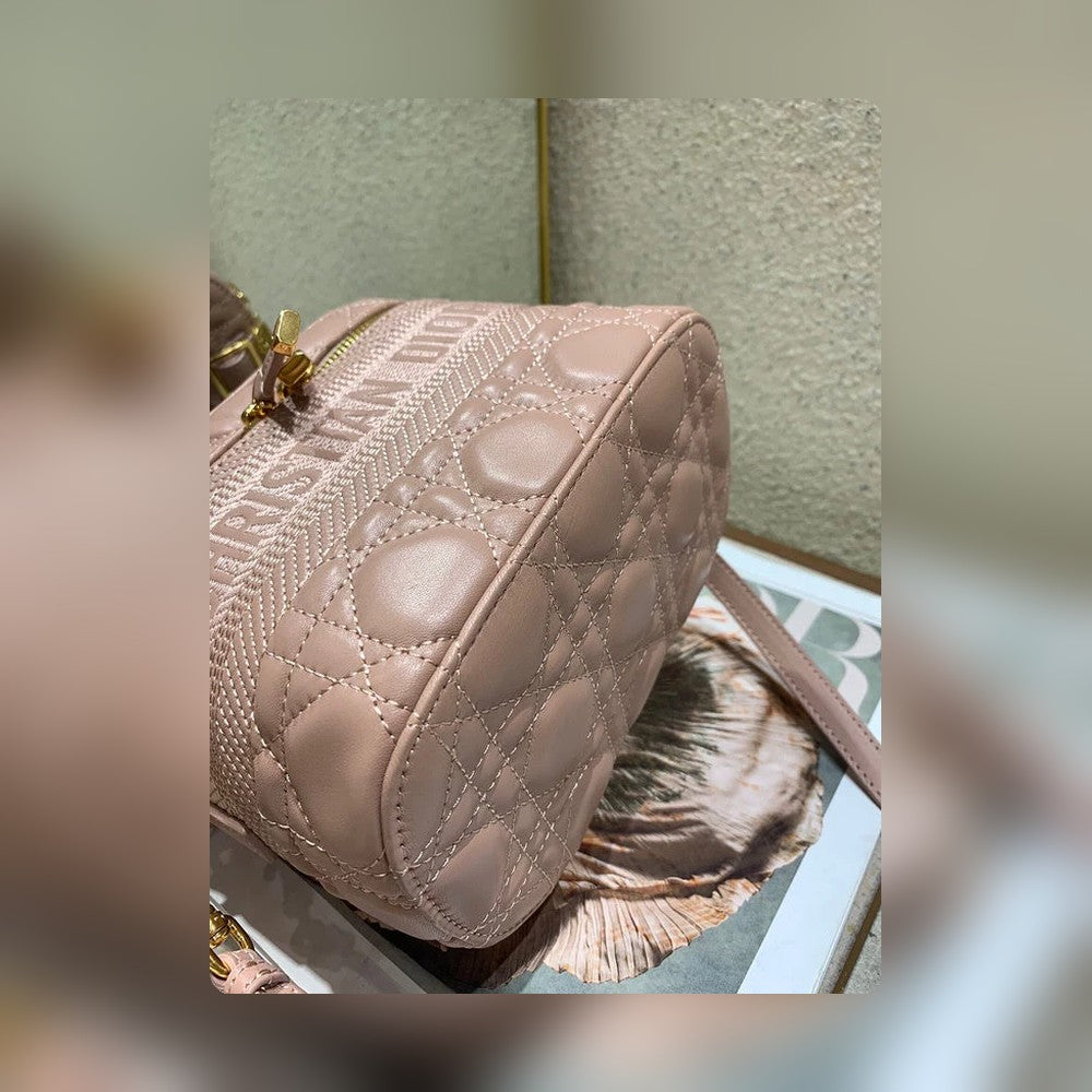 Anum Bags Detail