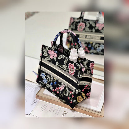 Anum Bags Detail