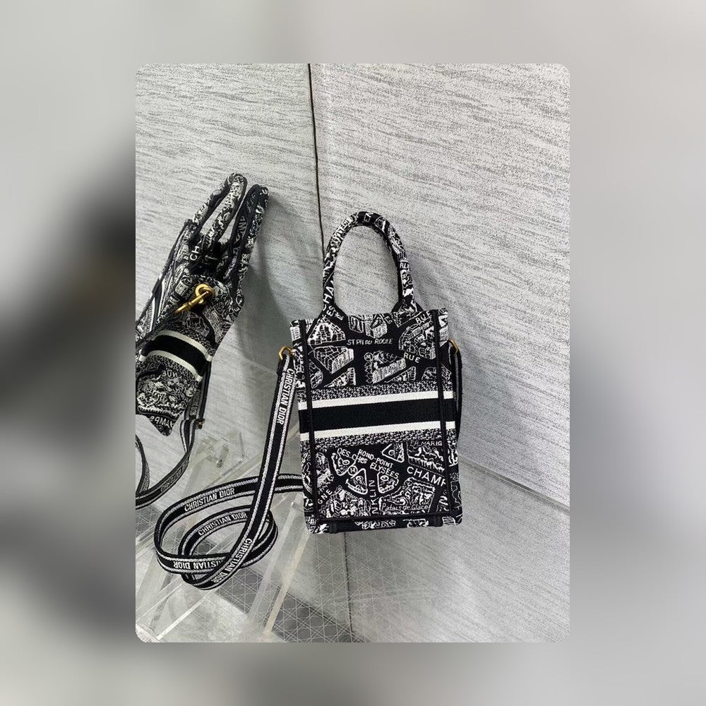 Anum Bags Detail