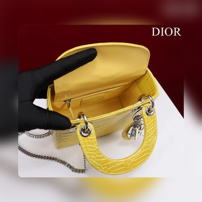 Anum Bags Detail