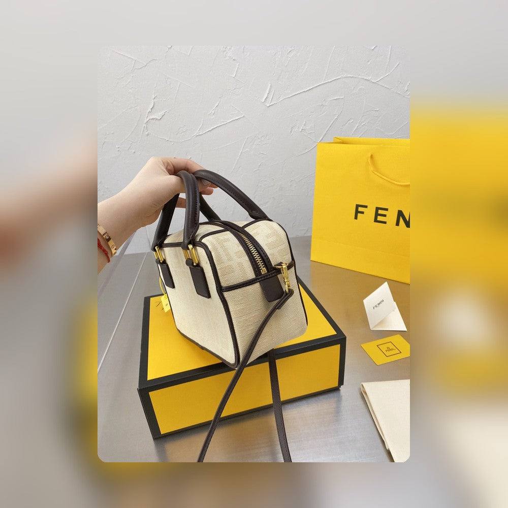 Anum Bags Detail