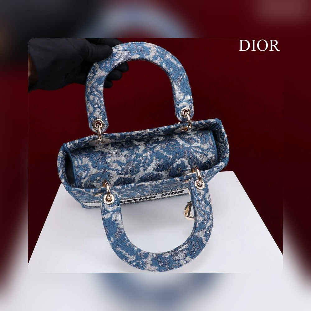 Anum Bags Detail