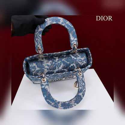 Anum Bags Detail