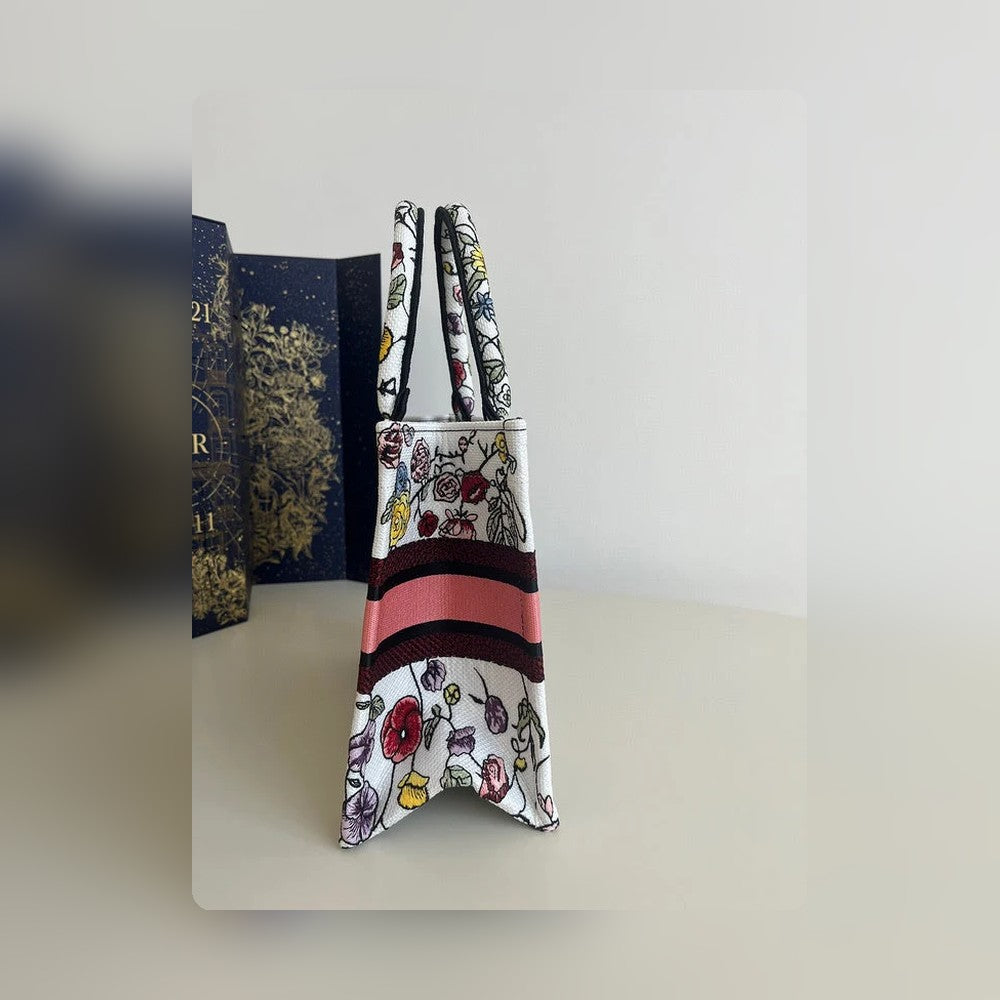 Anum Bags Detail