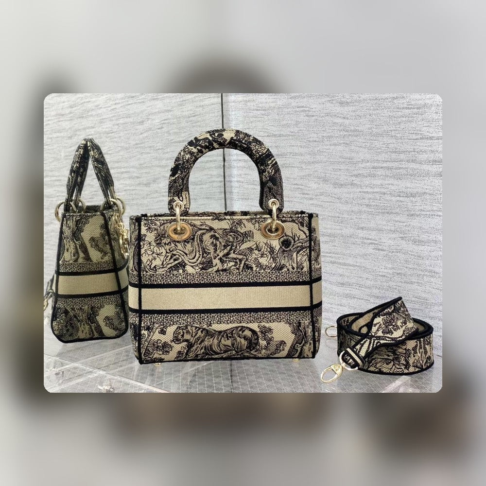 Anum Bags Detail
