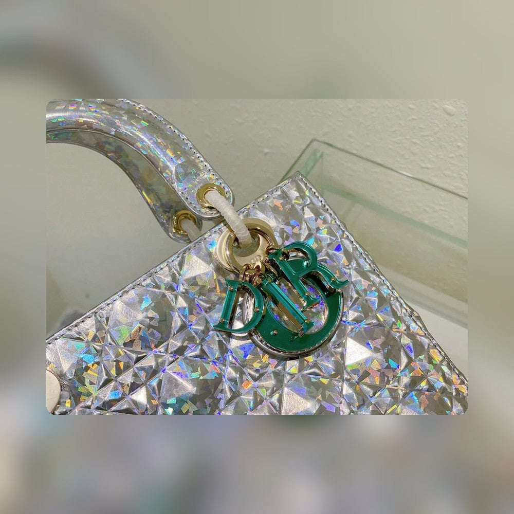 Anum Bags Detail