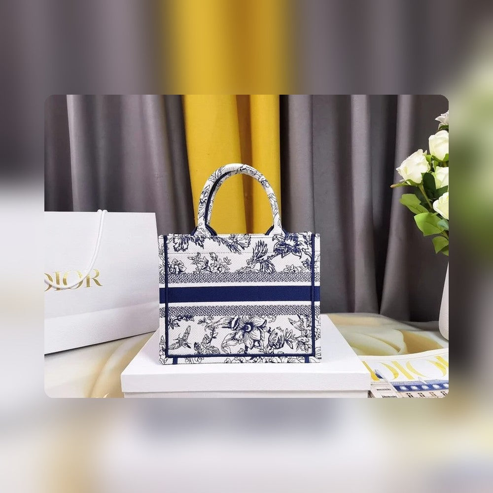 Anum Bags Detail