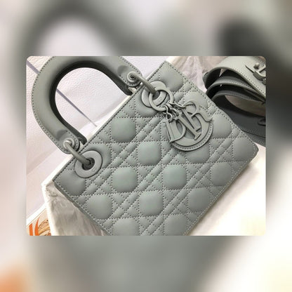 Anum Bags Detail