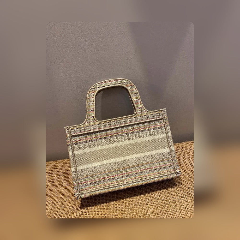 Anum Bags Detail