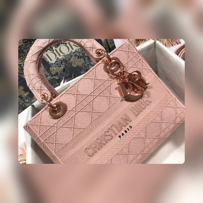 Anum Bags Detail