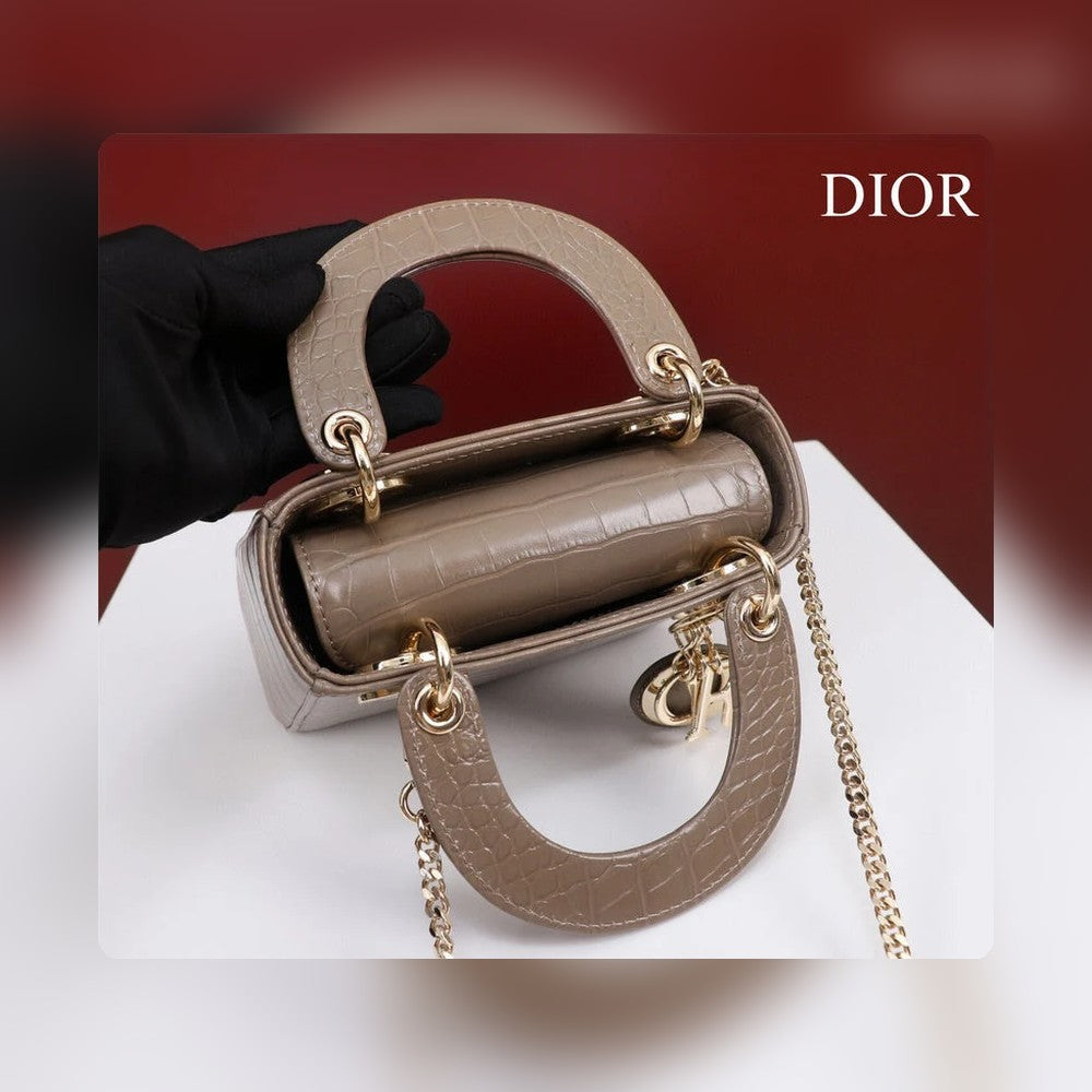 Anum Bags Detail
