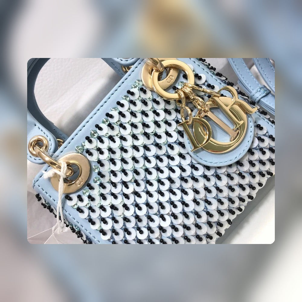 Anum Bags Detail