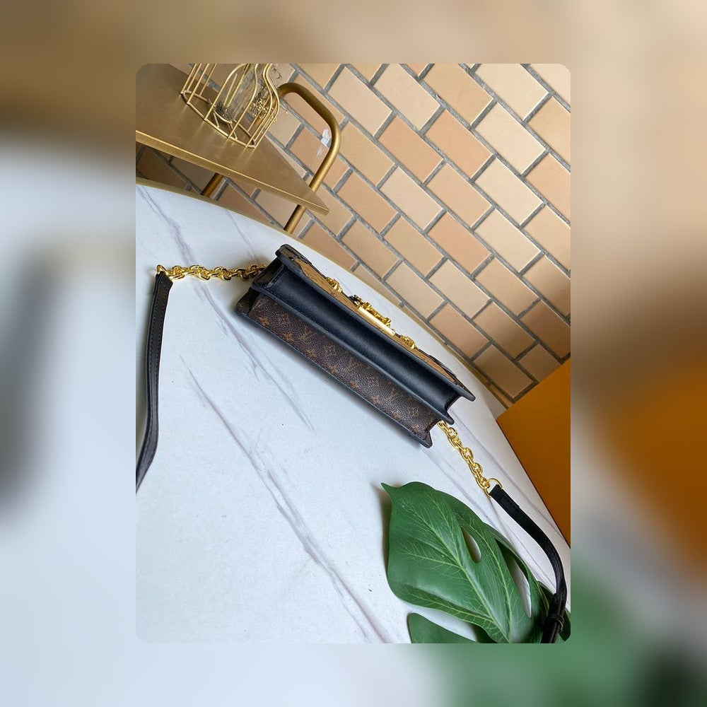 Anum Bags Detail