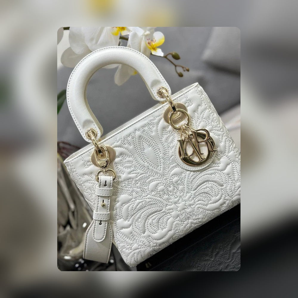 Anum Bags Detail