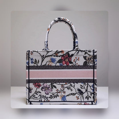 Anum Bags Detail