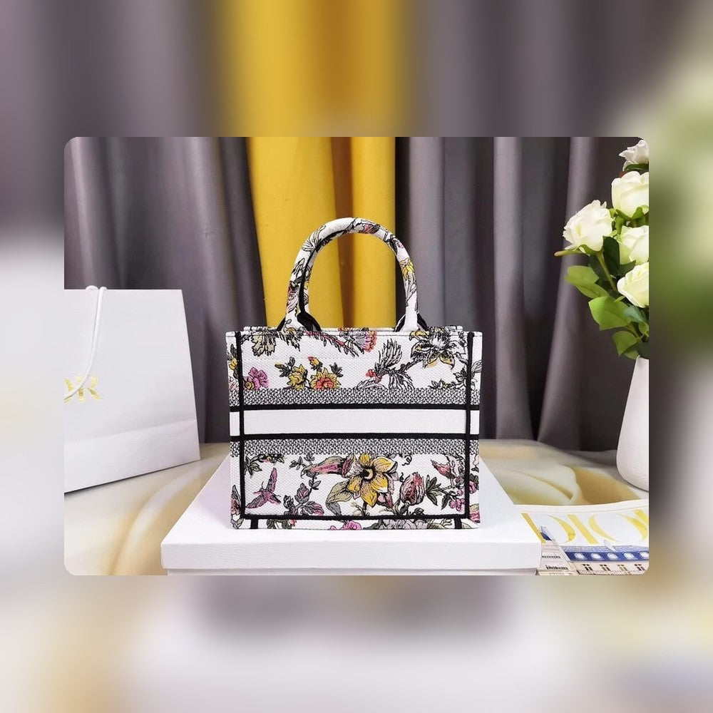 Anum Bags Detail