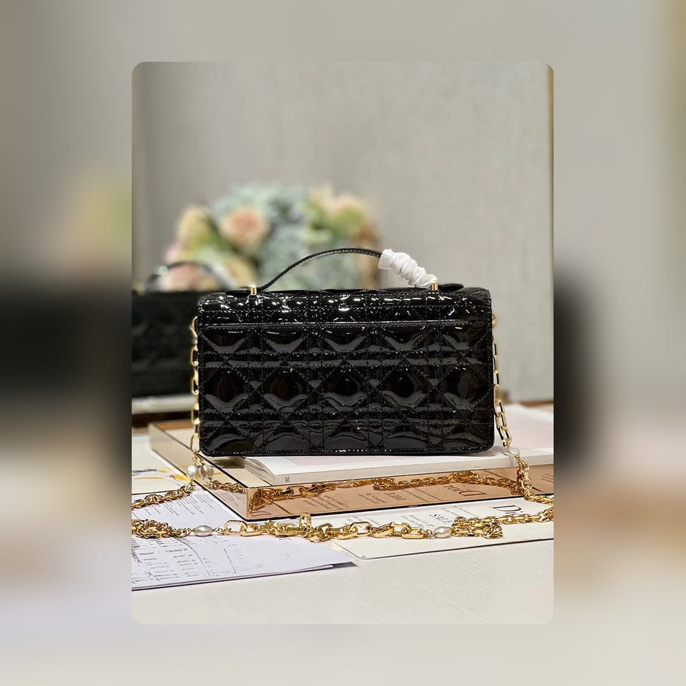 Anum Bags Detail